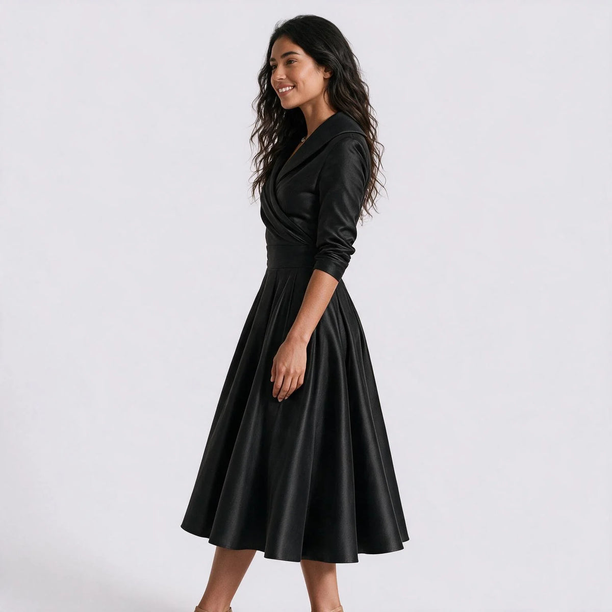 Vestido largo de mujer con costura en la cintura y drapeado