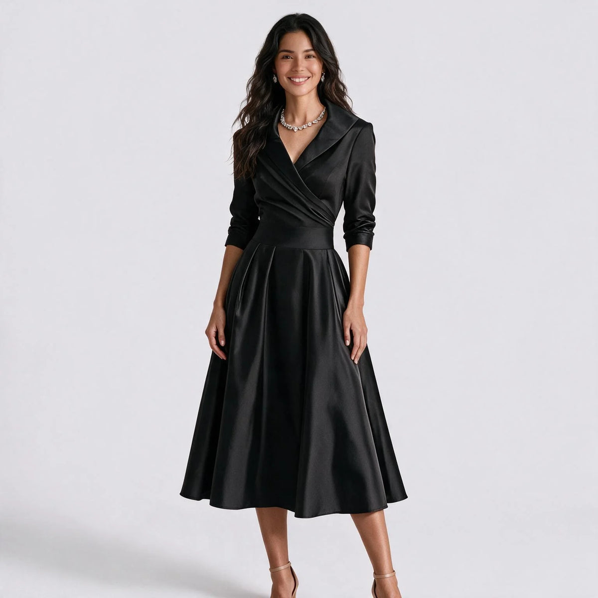Vestido largo de mujer con costura en la cintura y drapeado
