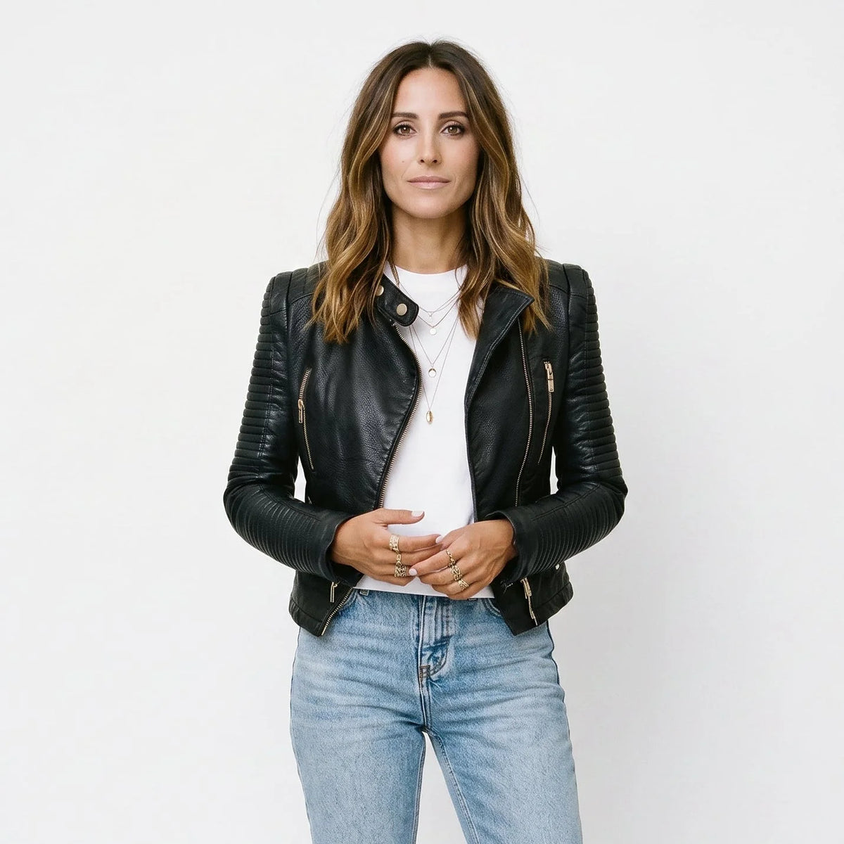 Chaqueta biker de cuero para mujer con hombros acolchados