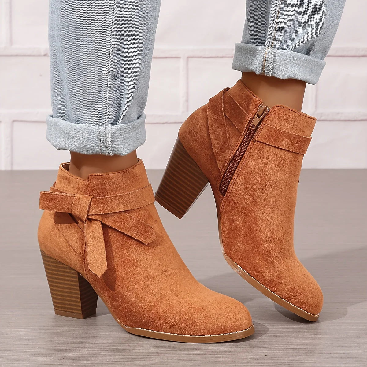 Botines de mujer de ante sintético con lazo trasero