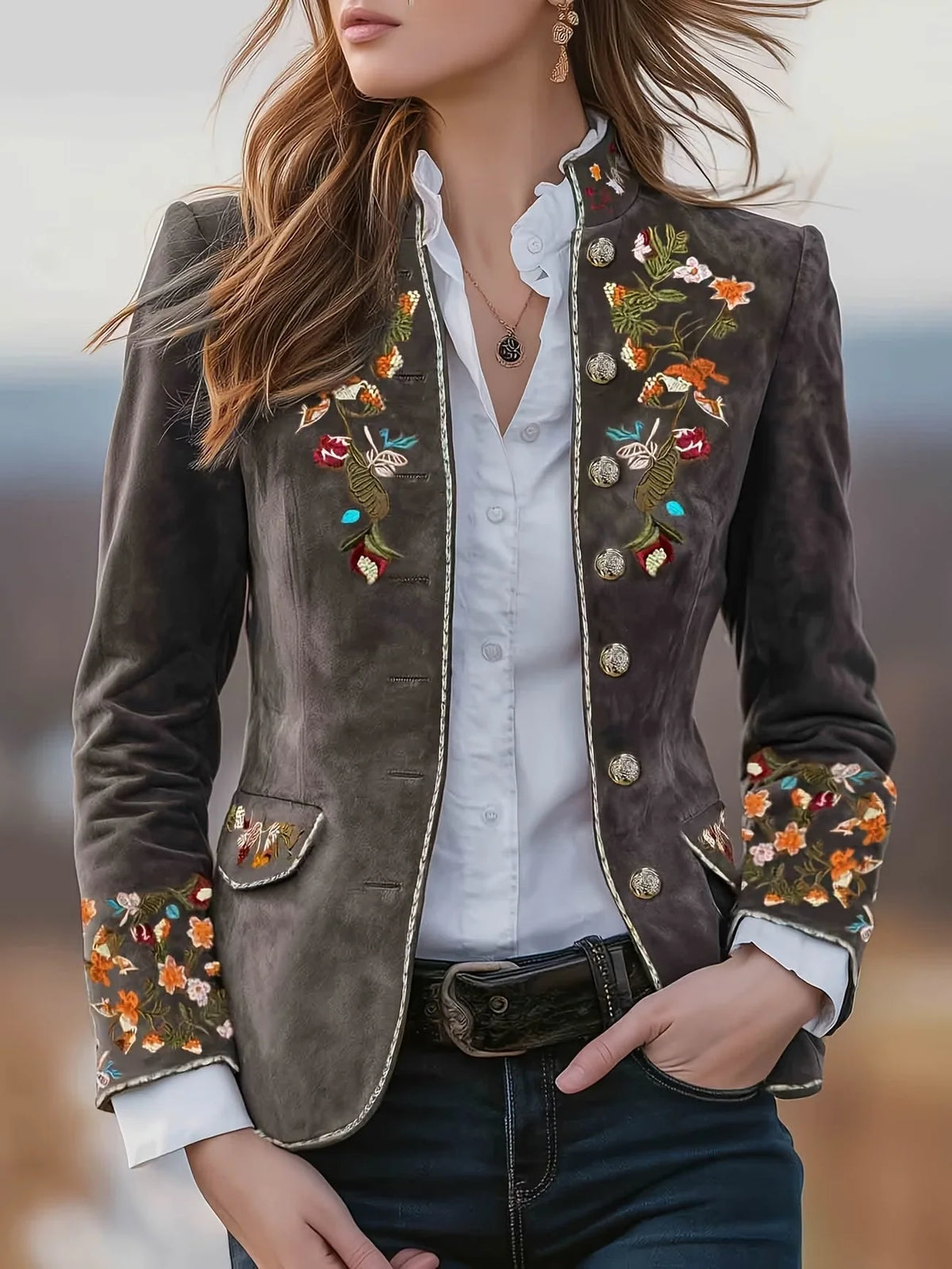Chaqueta de mujer con cuello alto y bordado de flores