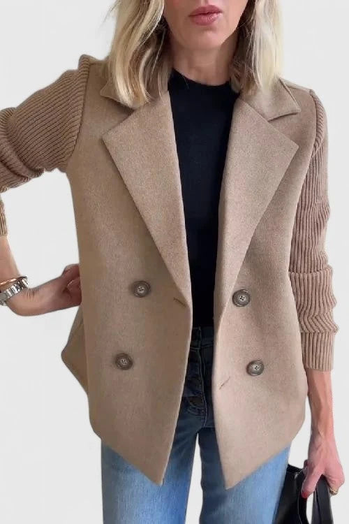 Blazer de mujer con doble botonadura y mangas de canalé