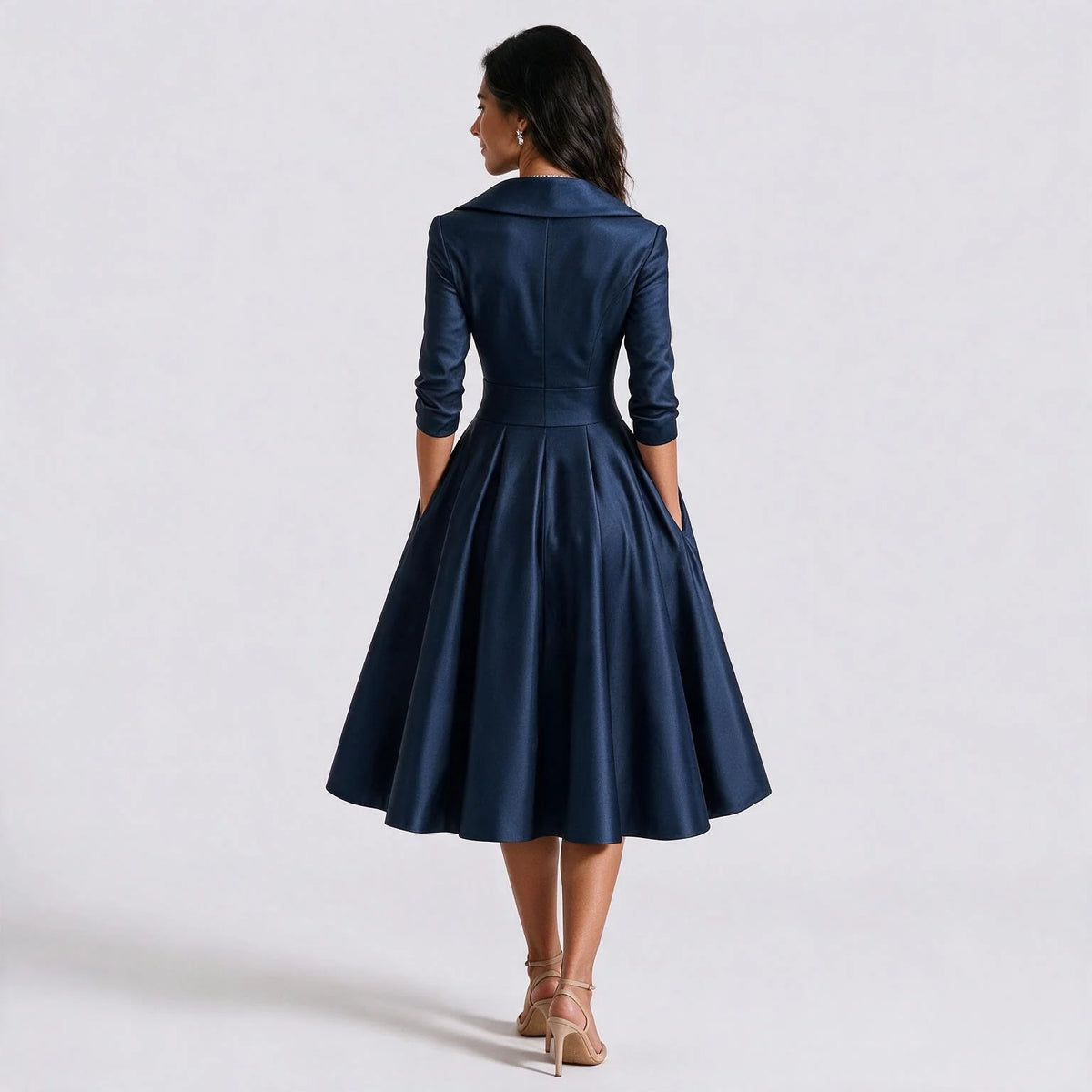 Vestido largo de mujer con costura en la cintura y drapeado