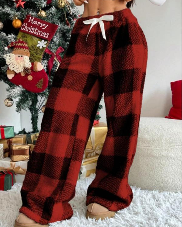Pantalones de mujer con cuadros y corte recto entallado