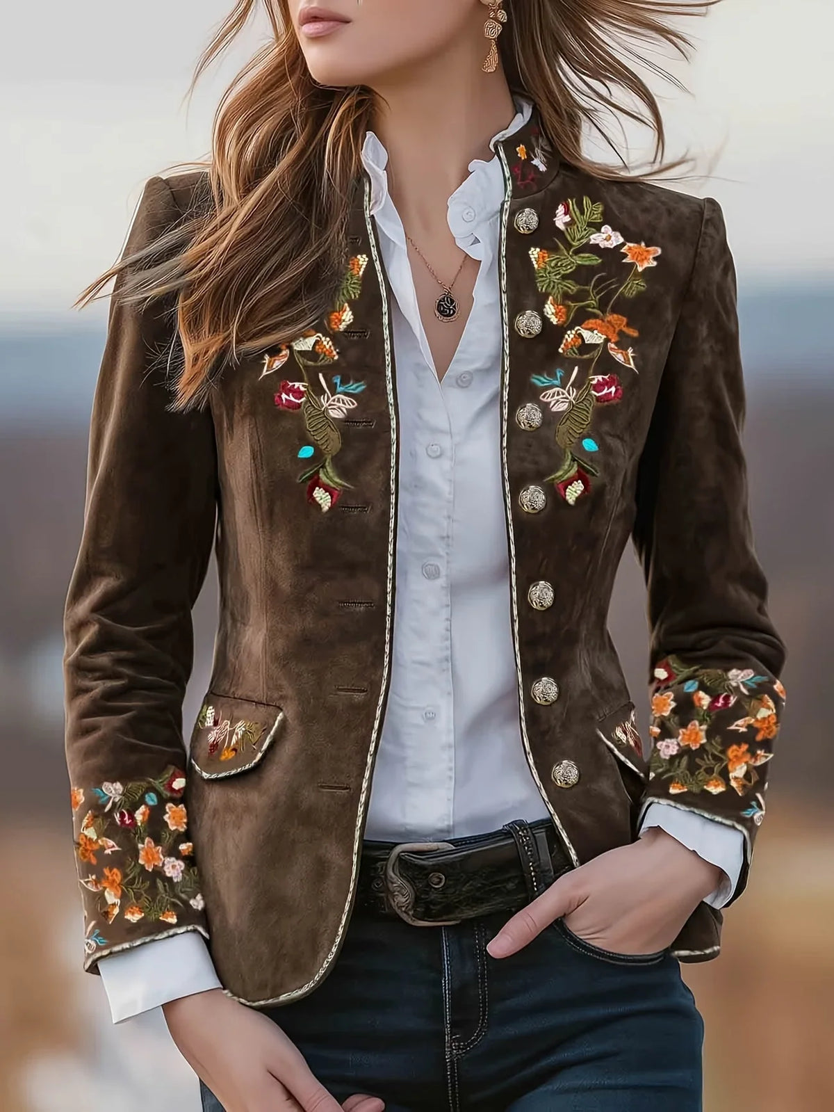 Chaqueta de mujer con cuello alto y bordado de flores