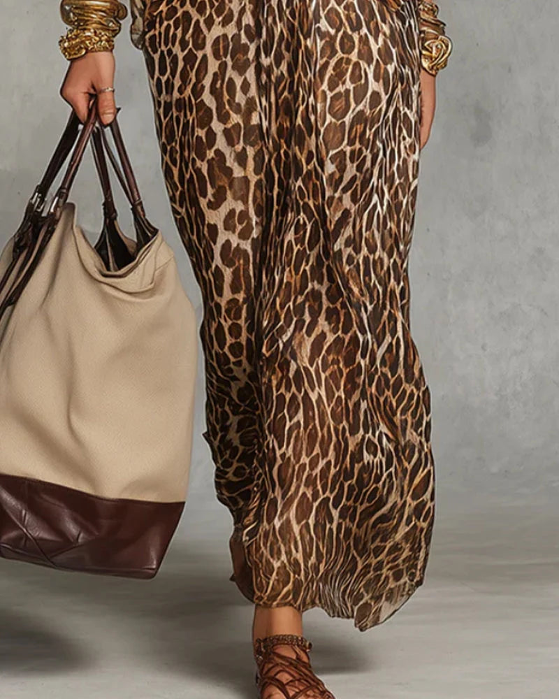 Vestido largo de mujer con frente torcido y estampado de leopardo