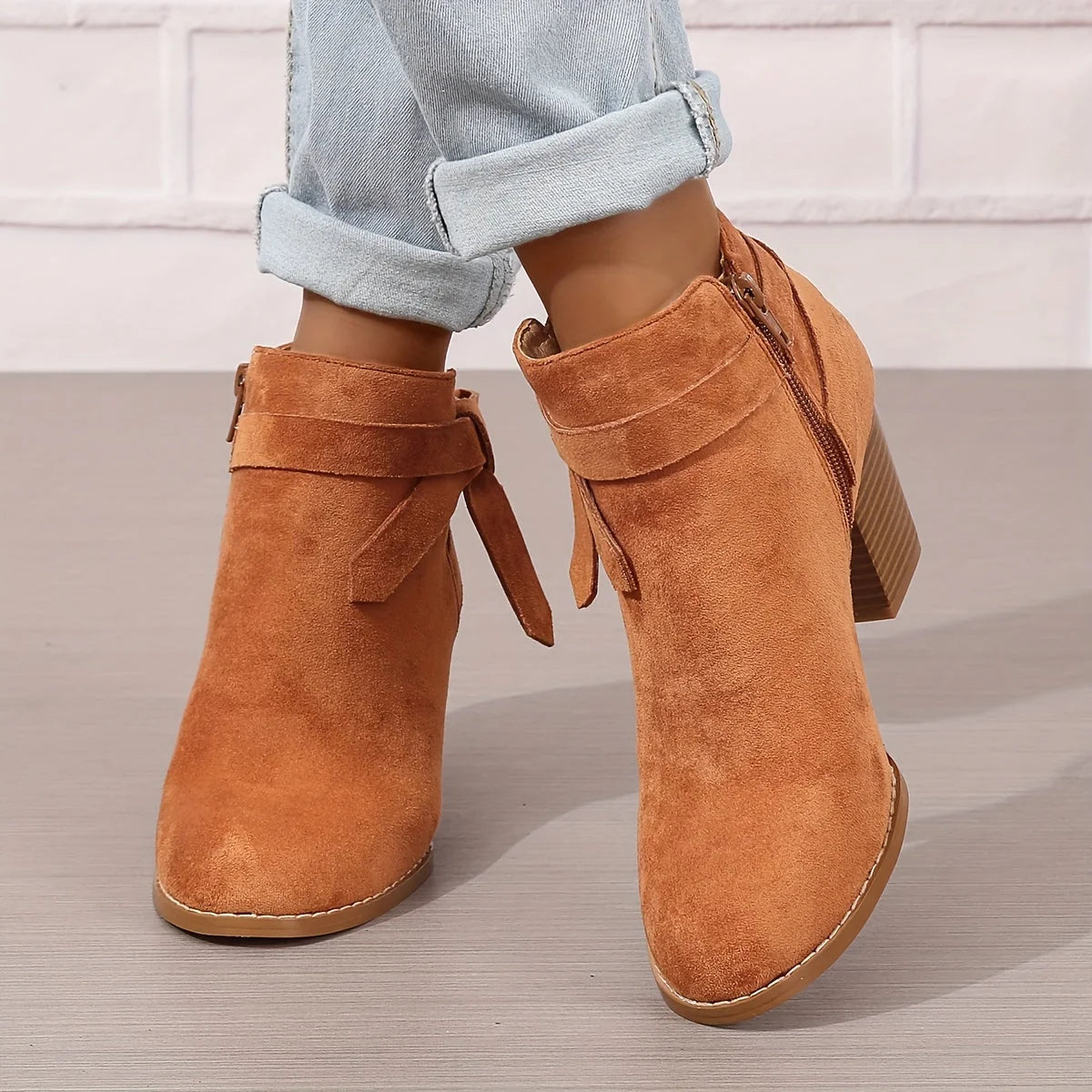 Botines de mujer de ante sintético con lazo trasero