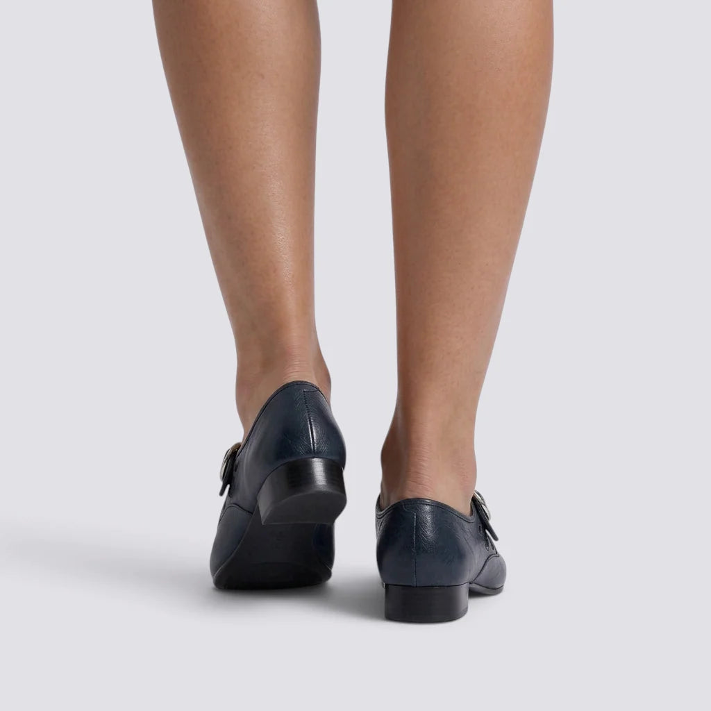 Zapatos Mary Jane de mujer con recortes y hebilla